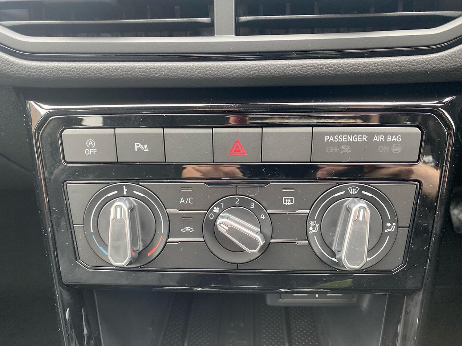 Used Volkswagen T-Cross 2025 for sale - 76149699: Photo 12