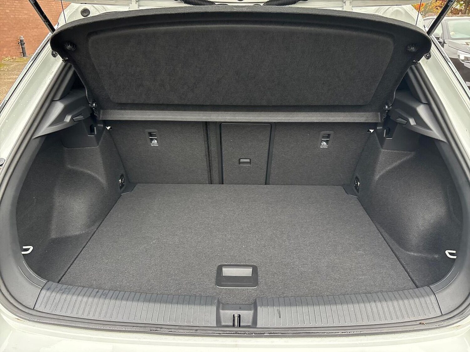 Used Volkswagen T-Roc 2025 for sale - 76275175: Photo 17