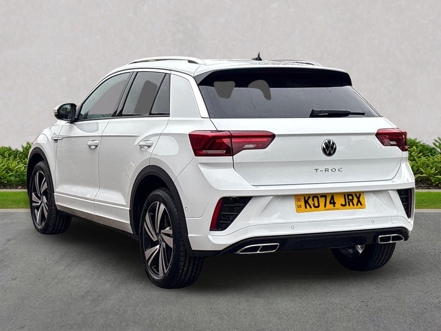 Used Volkswagen T-Roc 2025 for sale - 76275175: Photo 2