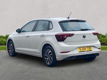 Used Volkswagen Polo 2024 for sale - 77616696: Photo