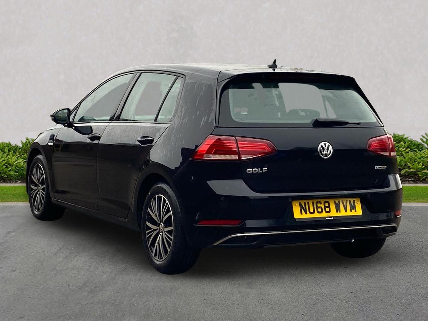 Used Volkswagen Golf 2018 for sale - 76920120: Photo 2