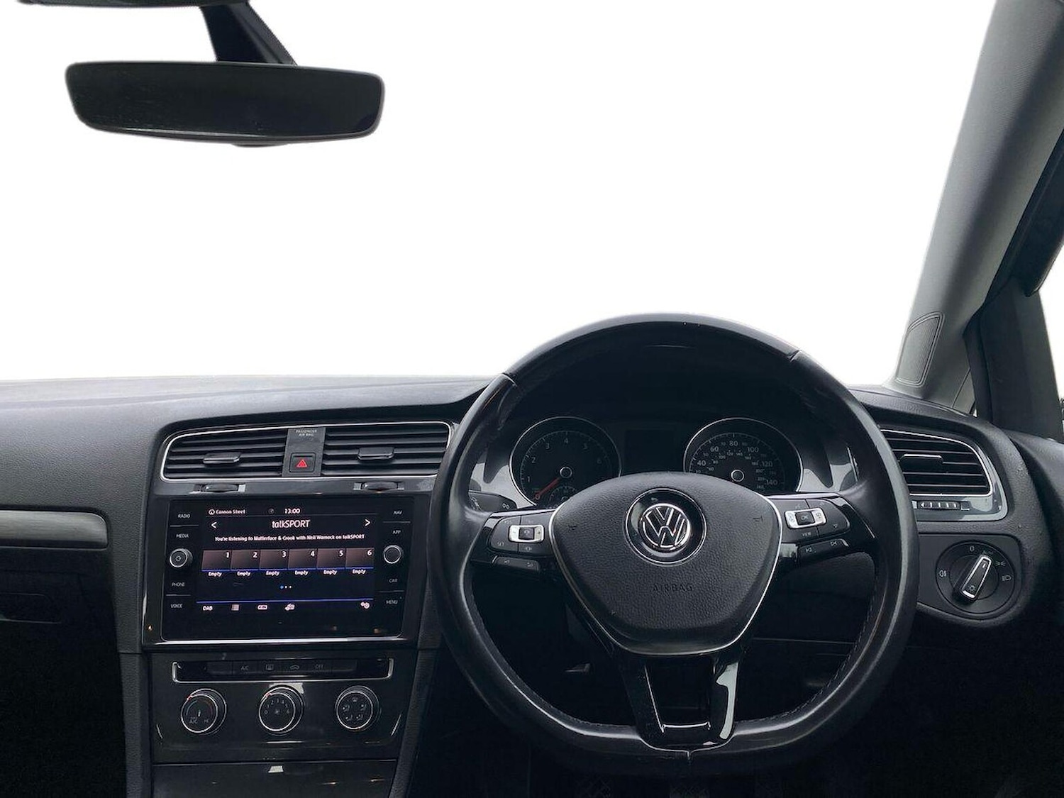Used Volkswagen Golf 2018 for sale - 76920120: Photo 9