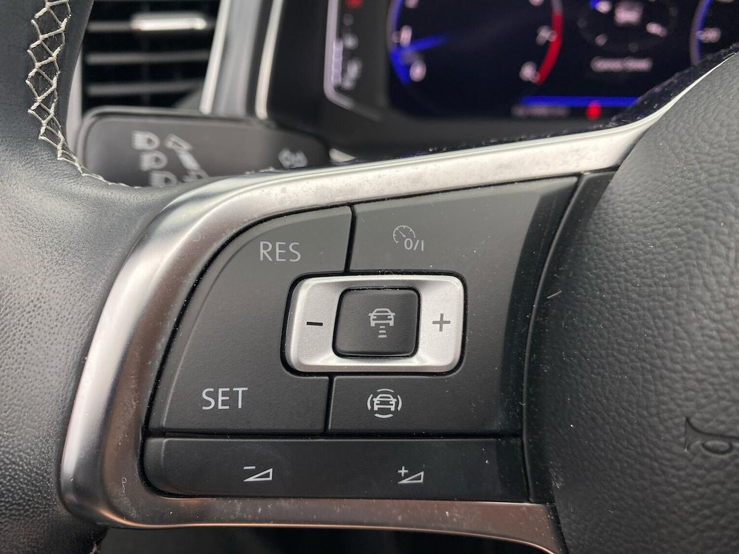 Used Volkswagen T-Roc 2022 for sale - 76007252: Photo 27