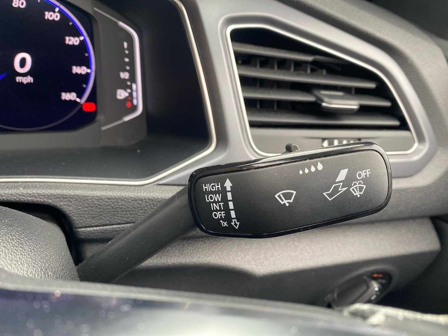 Used Volkswagen T-Roc 2022 for sale - 77056633: Photo 30