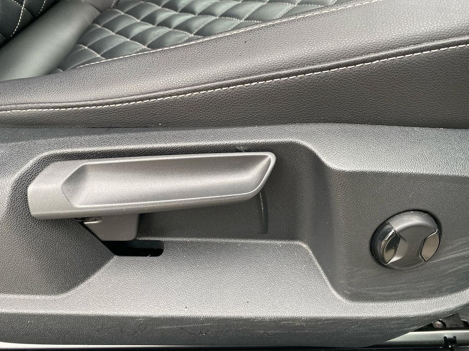 Used Volkswagen T-Roc 2022 for sale - 77056633: Photo 32