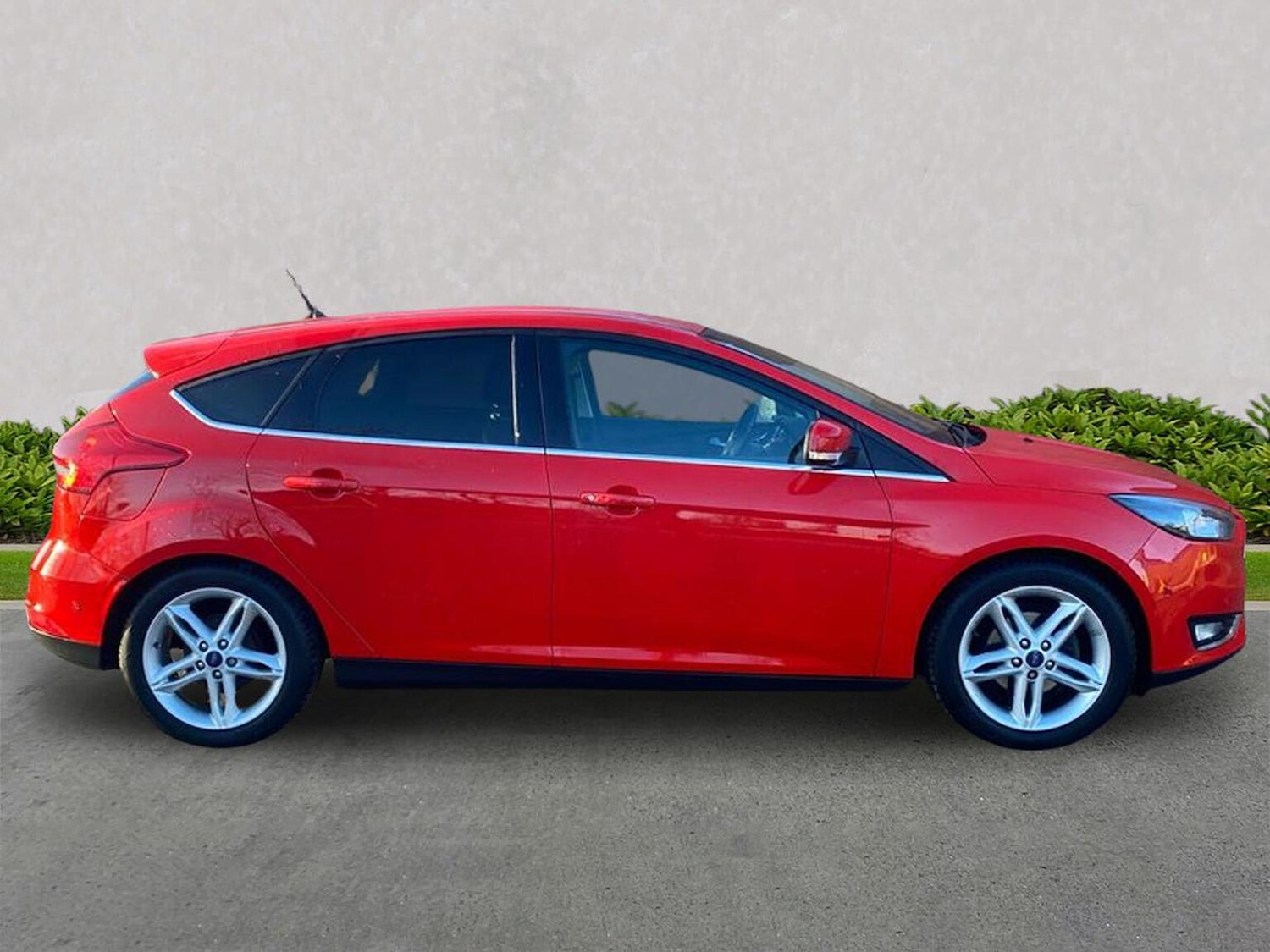 Used Ford Focus 2017 for sale - 76799404: Photo 3