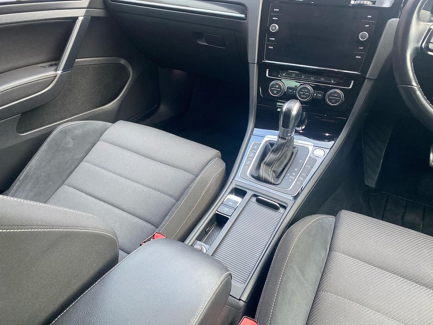 Used Volkswagen Golf 2019 for sale - 76809411: Photo 13