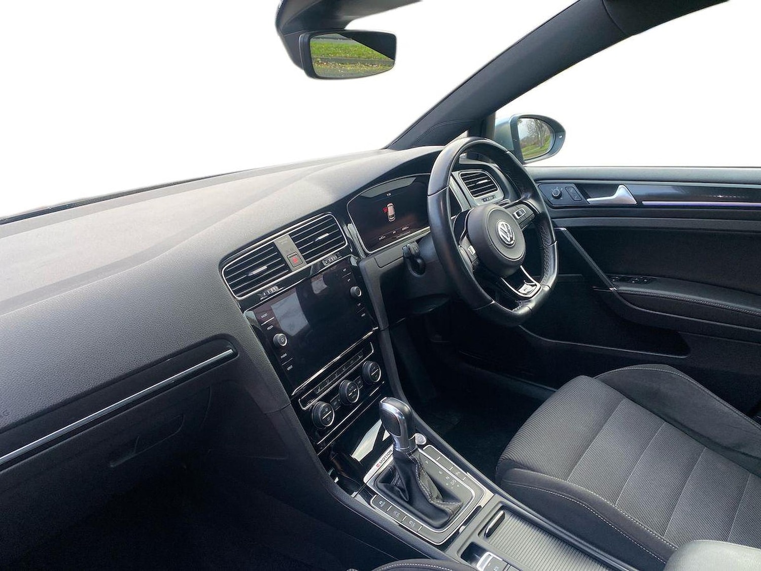 Used Volkswagen Golf 2019 for sale - 76809411: Photo 7