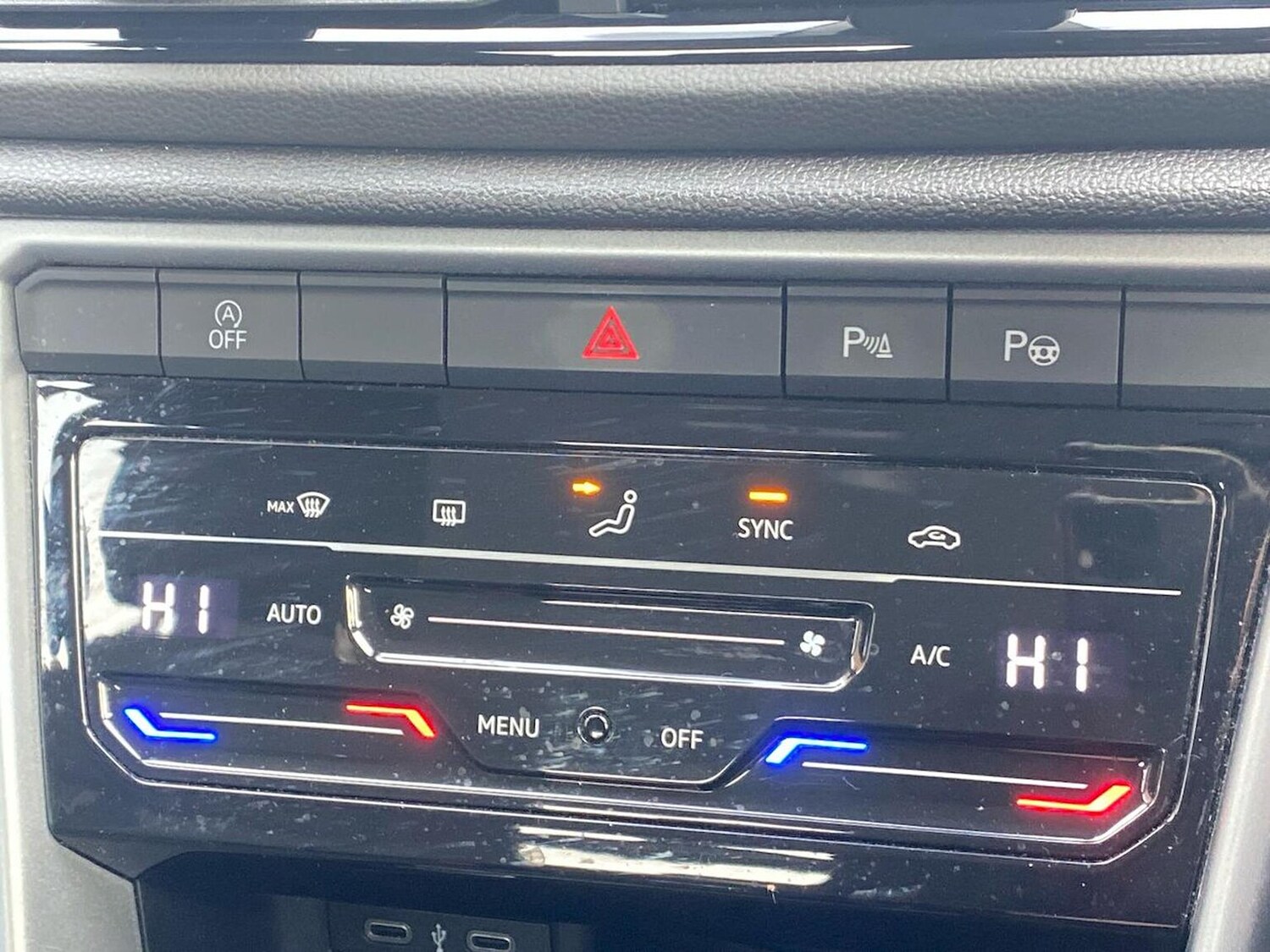 Used Volkswagen T-Roc 2023 for sale - 76477297: Photo 12