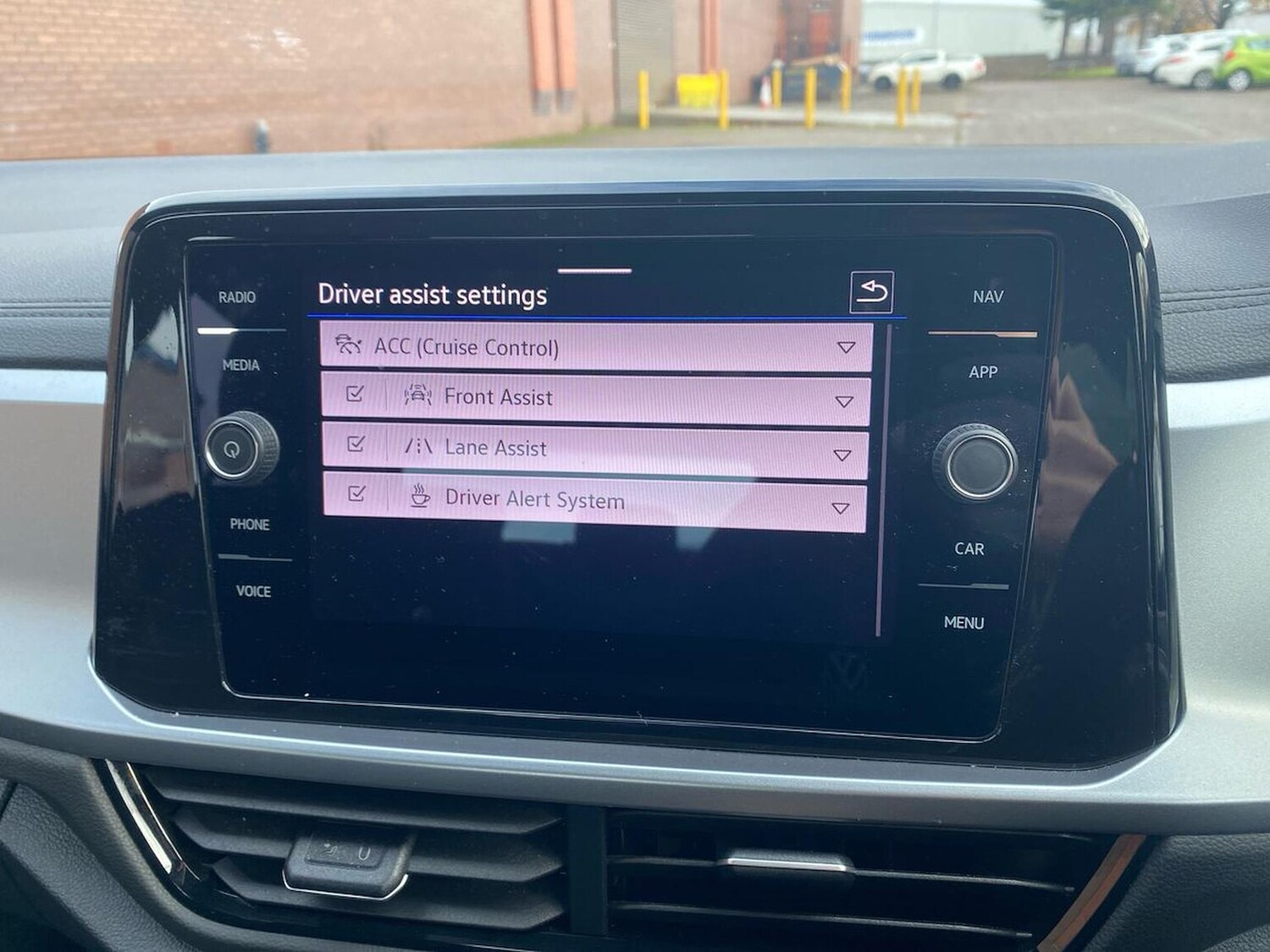 Used Volkswagen T-Roc 2023 for sale - 76477297: Photo 22