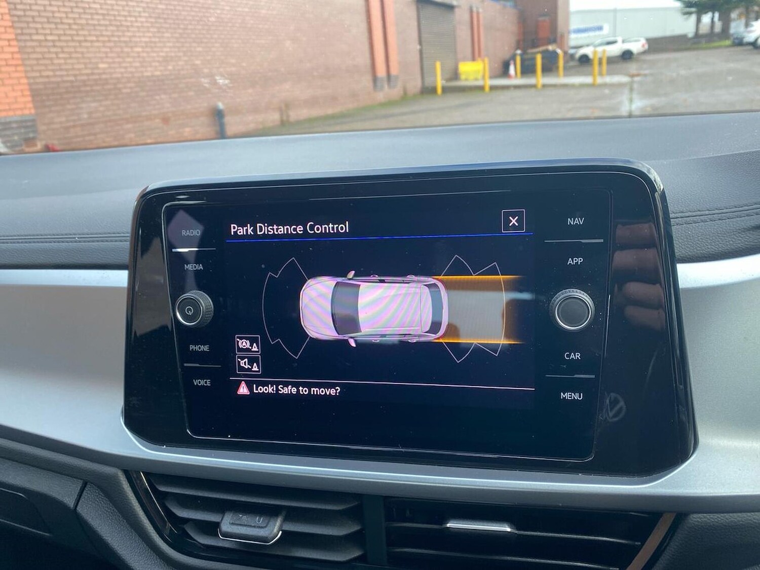 Used Volkswagen T-Roc 2023 for sale - 76477297: Photo 23