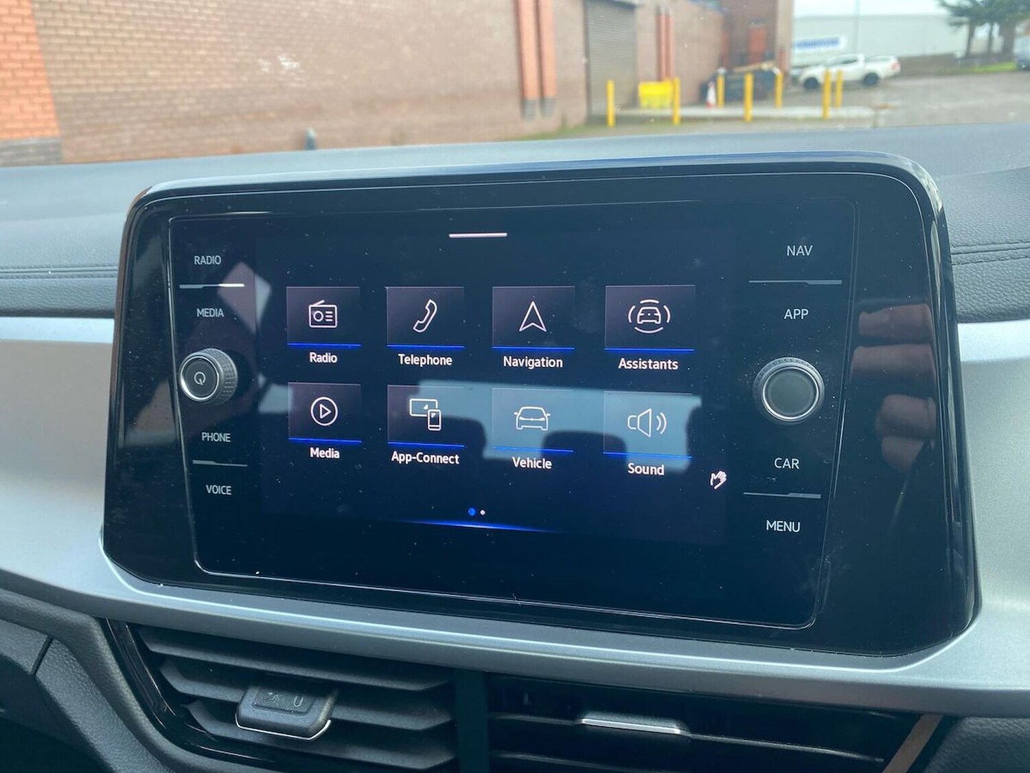 Used Volkswagen T-Roc 2023 for sale - 76477297: Photo 24