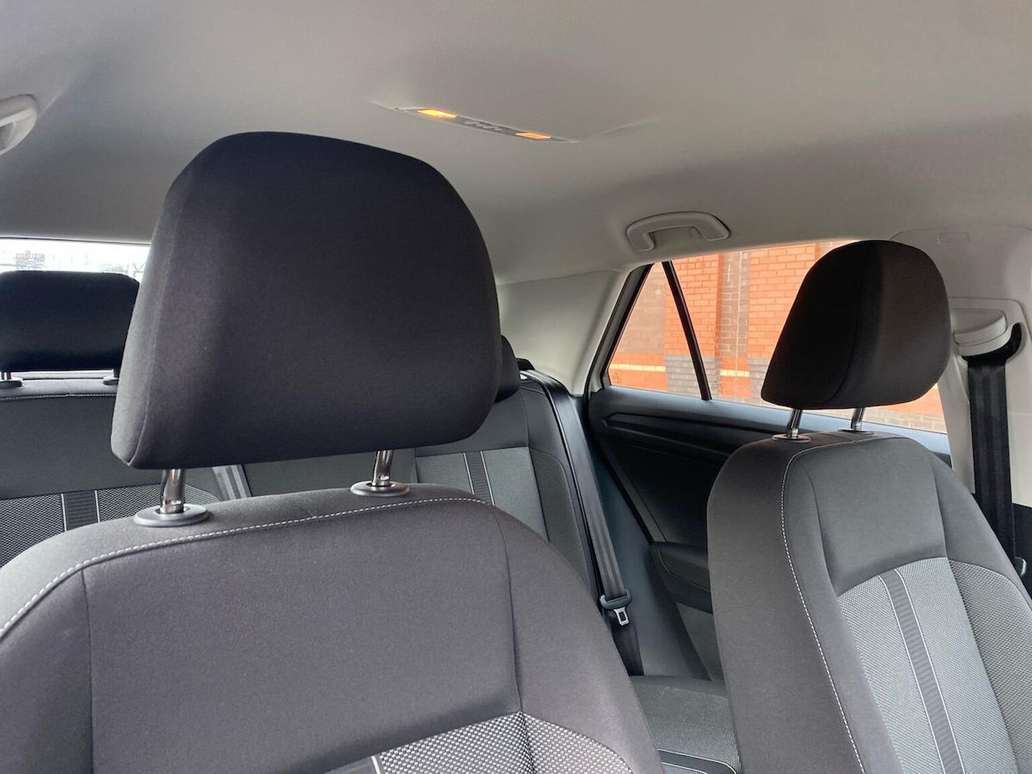 Used Volkswagen T-Roc 2023 for sale - 76477297: Photo 30