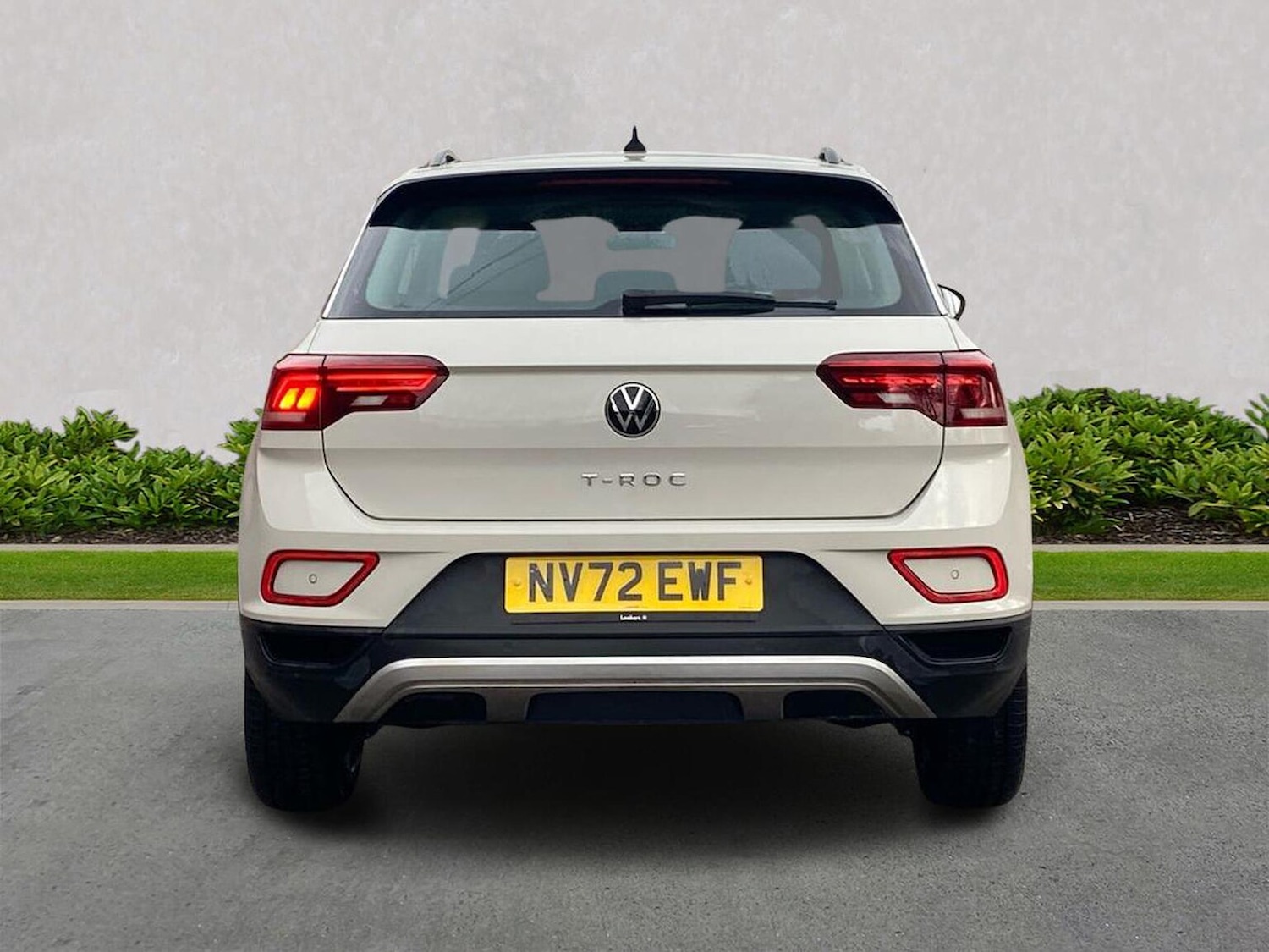 Used Volkswagen T-Roc 2023 for sale - 76477297: Photo 4