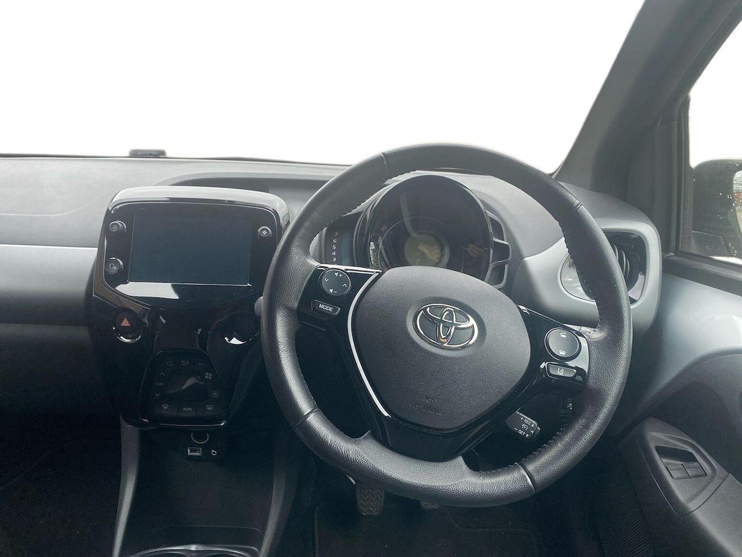 Used Toyota AYGO 2021 for sale - 76517989: Photo 9