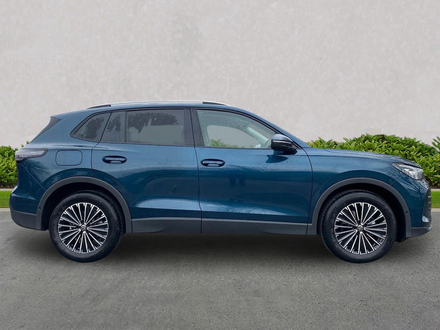 Used Volkswagen Tiguan 2026 for sale - 77916096: Photo 3