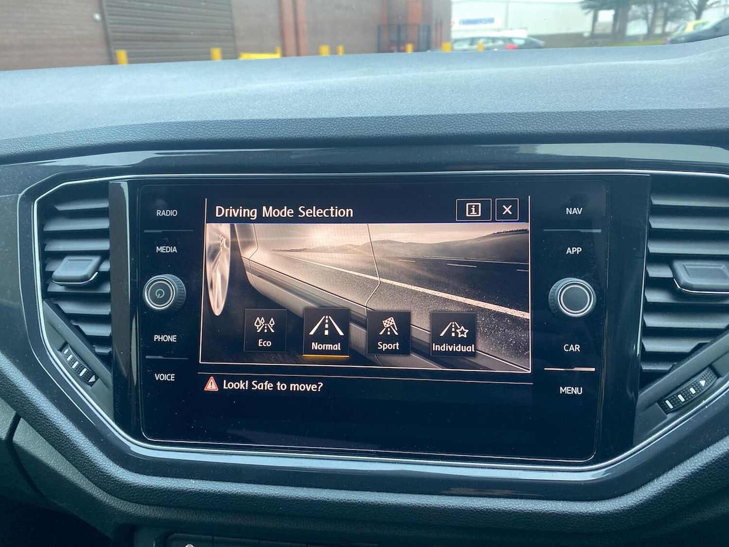 Used Volkswagen T-Roc 2019 for sale - 77676286: Photo 37