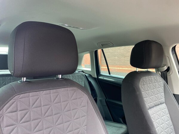 Used Volkswagen Tiguan 2022 for sale - 76011100: Photo 31