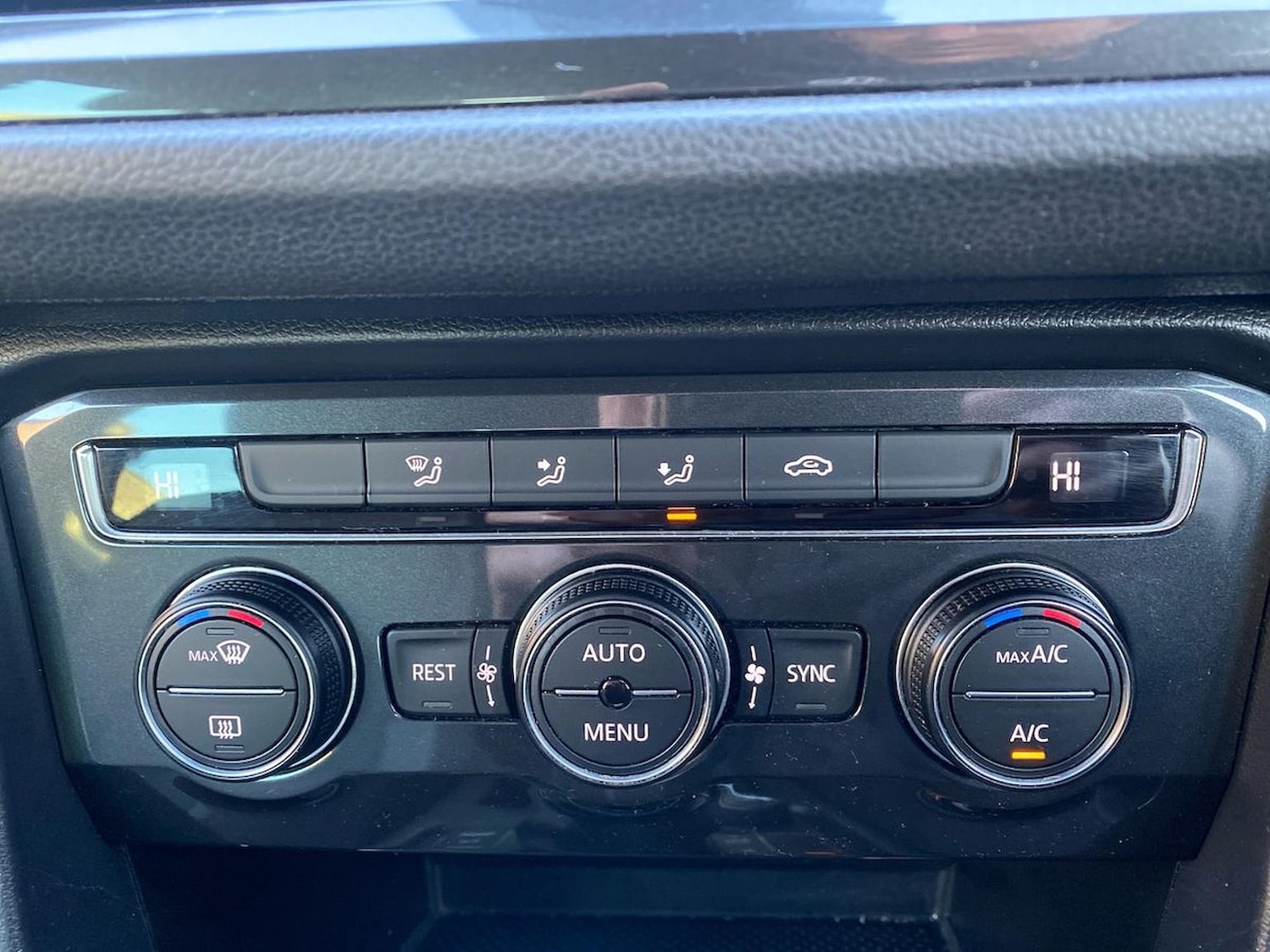 Used Volkswagen Tiguan 2019 for sale - 76860039: Photo 12