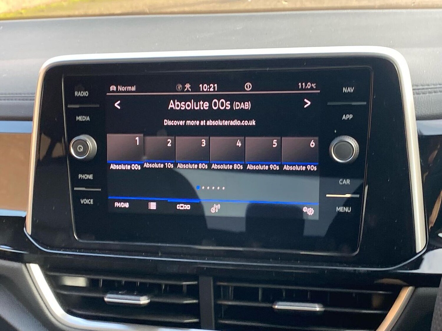 Used Volkswagen T-Roc 2025 for sale - 76490659: Photo 11