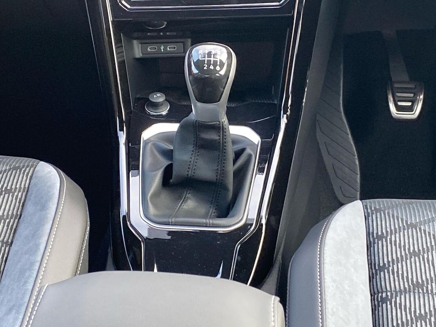 Used Volkswagen T-Roc 2025 for sale - 76490659: Photo 13