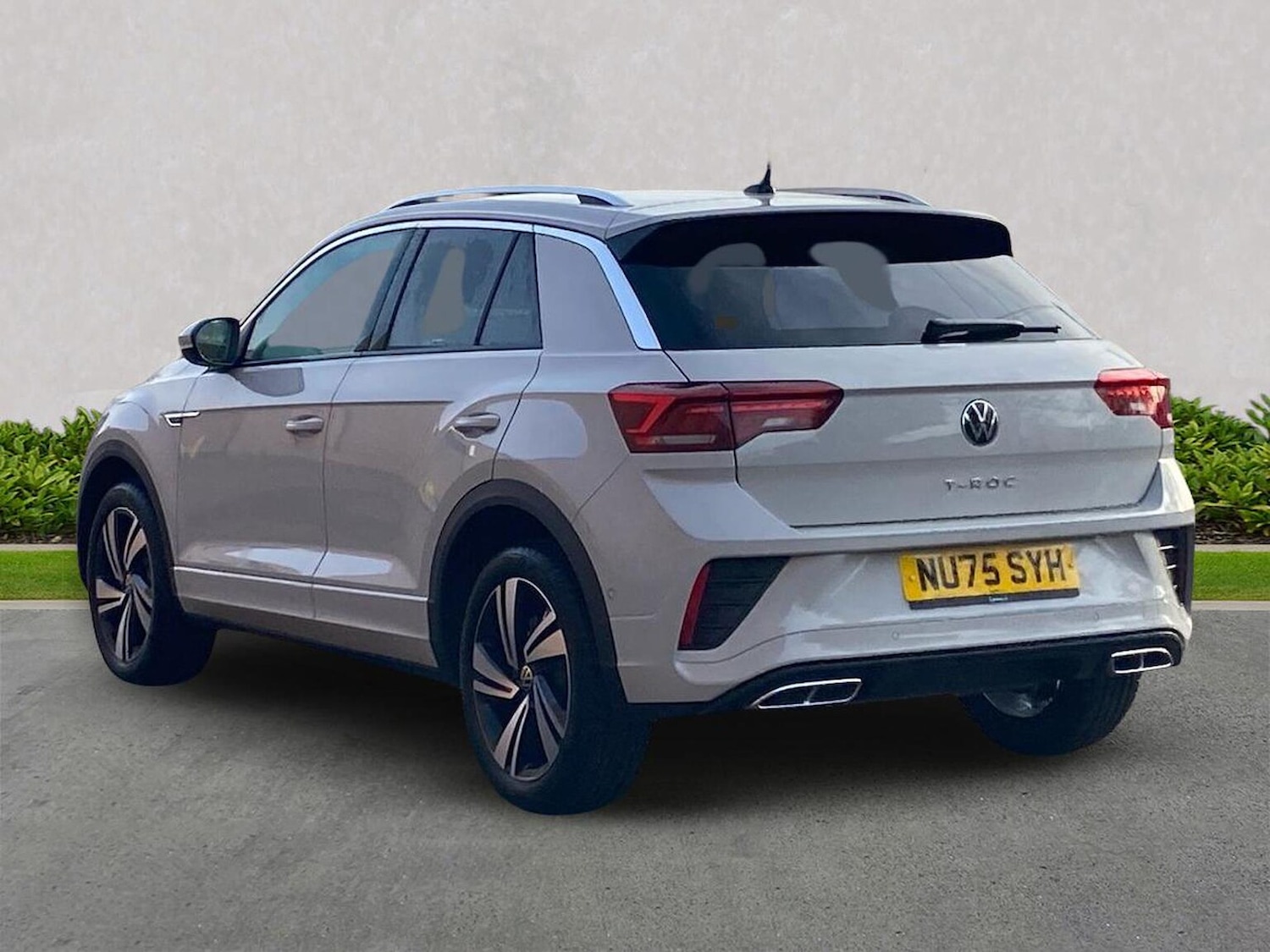Used Volkswagen T-Roc 2025 for sale - 76490659: Photo 2