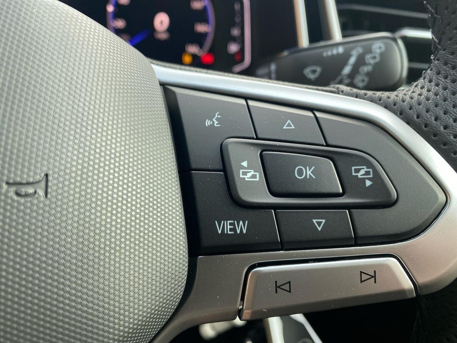 Used Volkswagen T-Roc 2025 for sale - 76490659: Photo 26