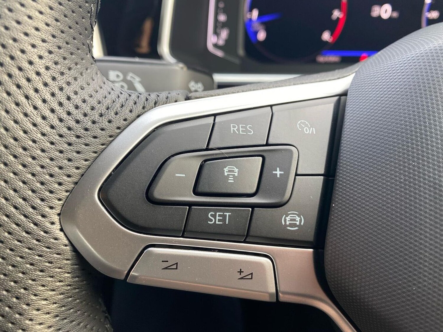 Used Volkswagen T-Roc 2025 for sale - 76490659: Photo 27