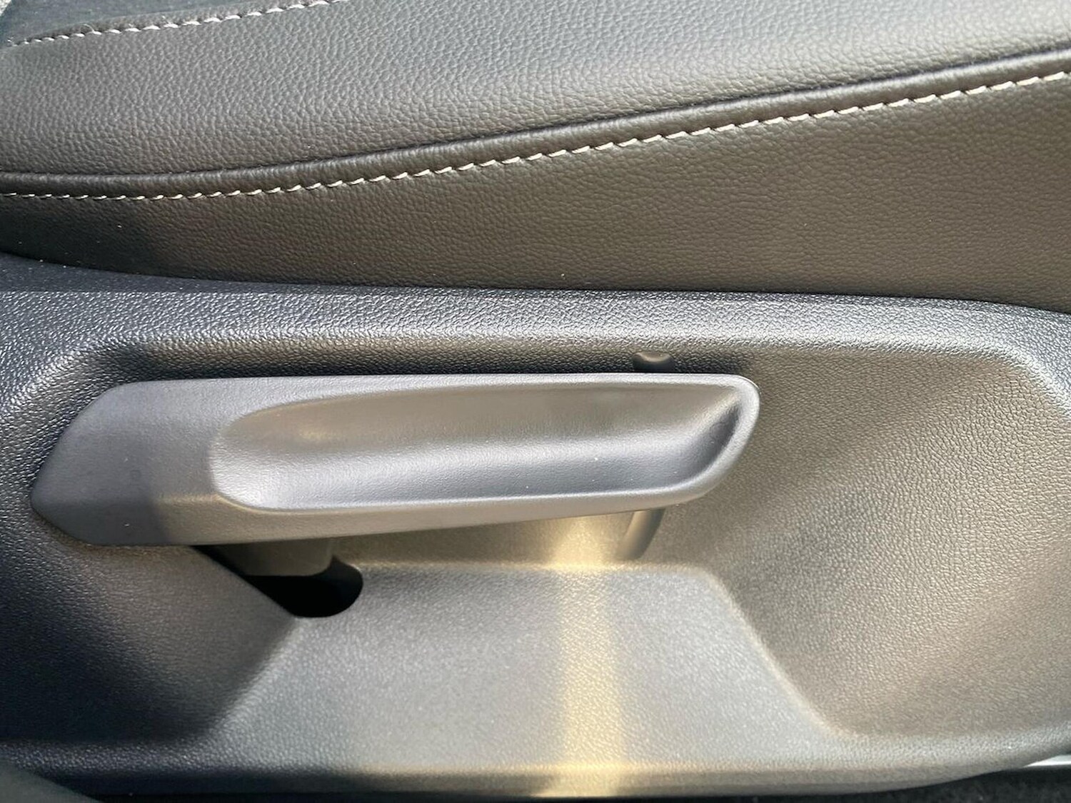 Used Volkswagen T-Roc 2025 for sale - 76490659: Photo 30