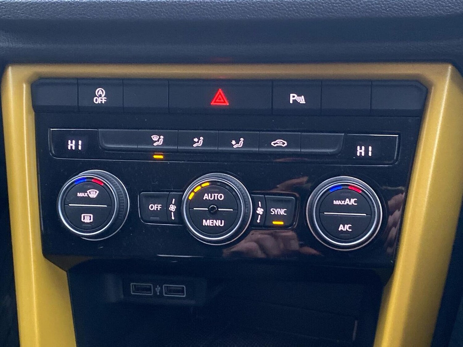 Used Volkswagen T-Roc 2020 for sale - 77603697: Photo 12