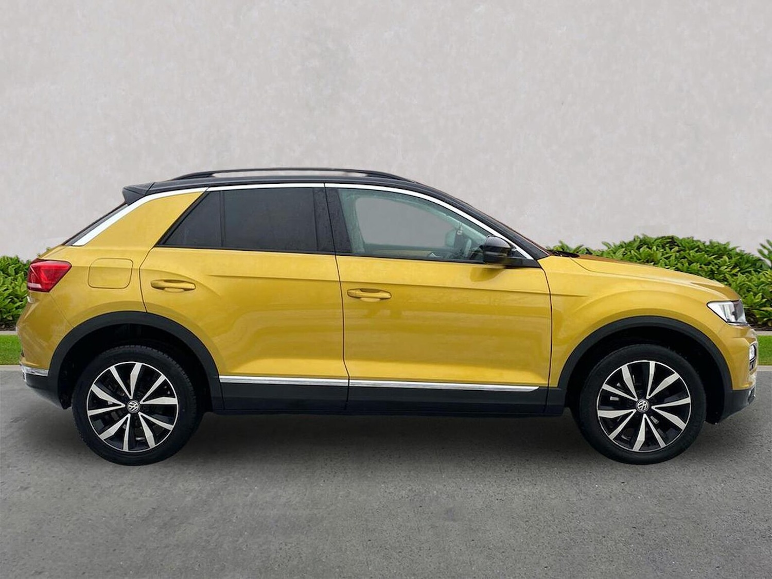Used Volkswagen T-Roc 2020 for sale - 77603697: Photo 3