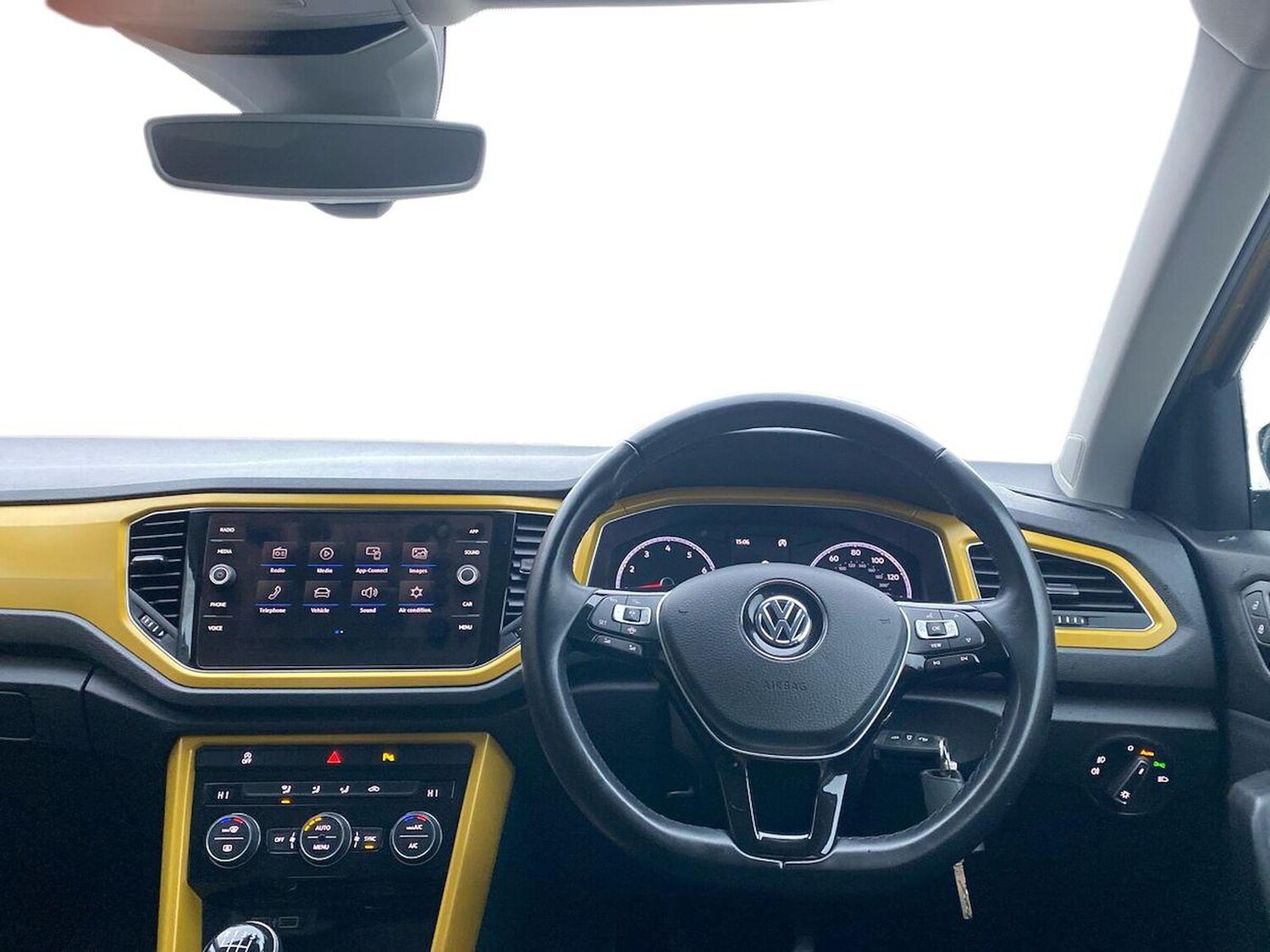 Used Volkswagen T-Roc 2020 for sale - 77603697: Photo 9