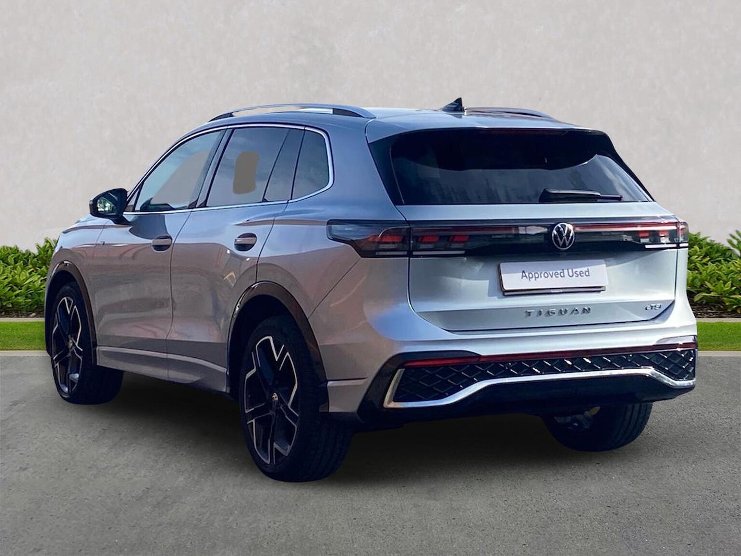 Used Volkswagen Tiguan 2024 for sale - 76369142: Photo 2