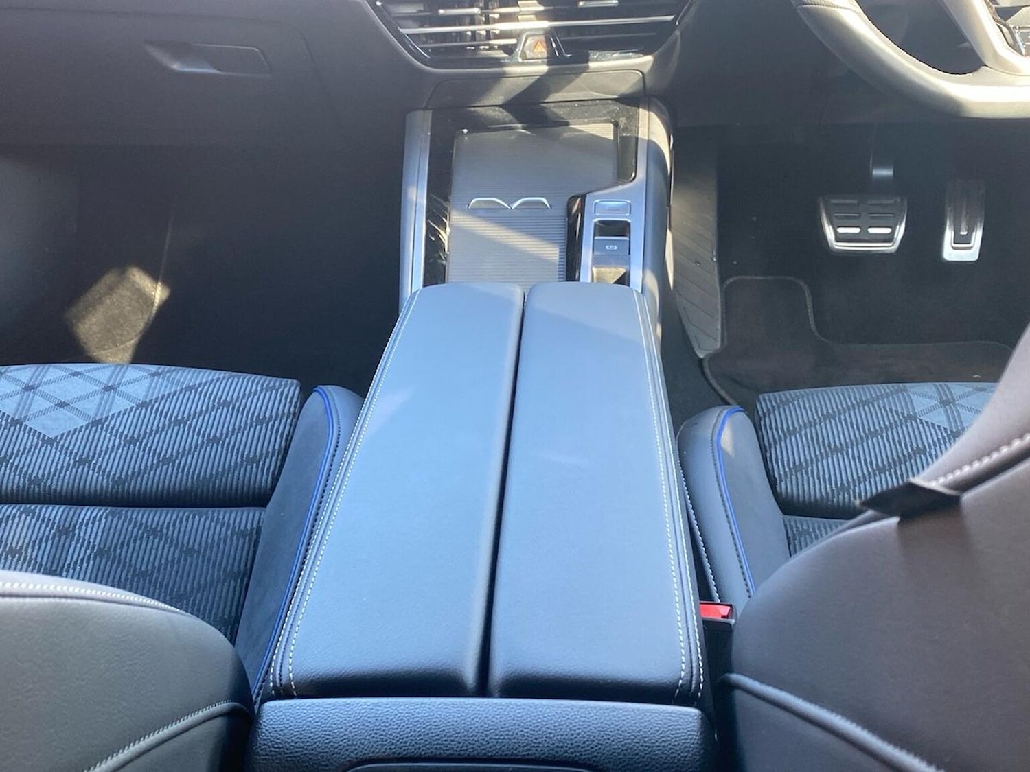 Used Volkswagen Passat 2025 for sale - 76402454: Photo 14