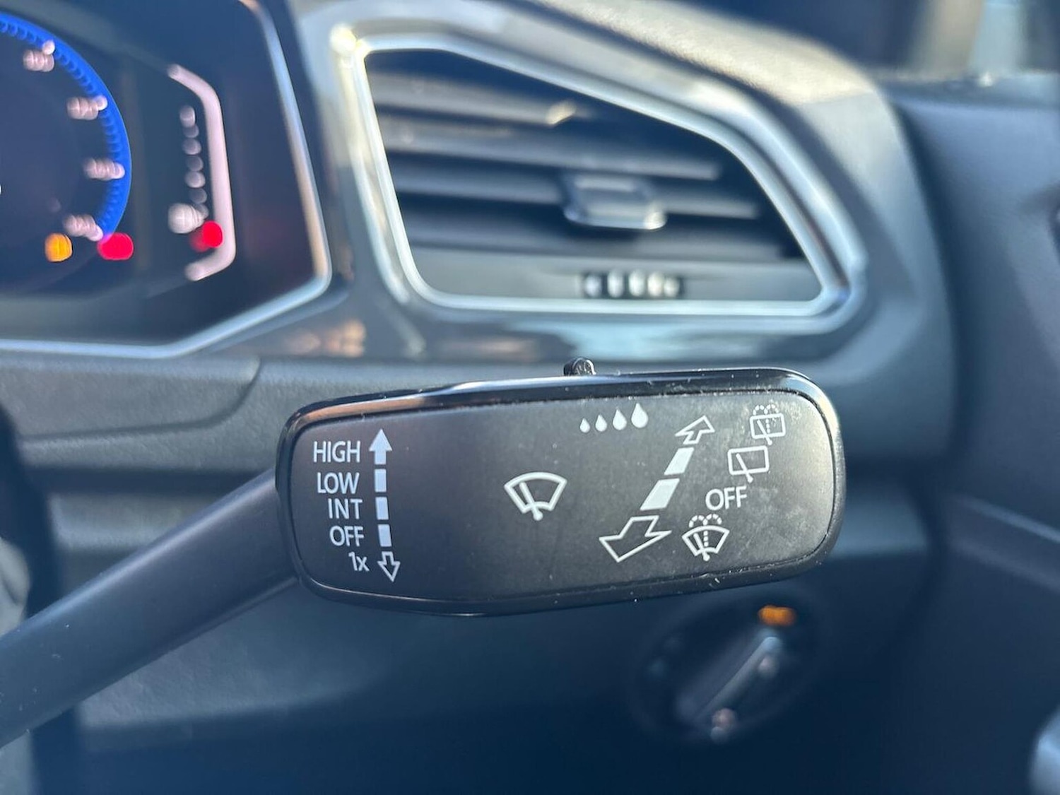 Used Volkswagen T-Roc 2019 for sale - 77003688: Photo 28