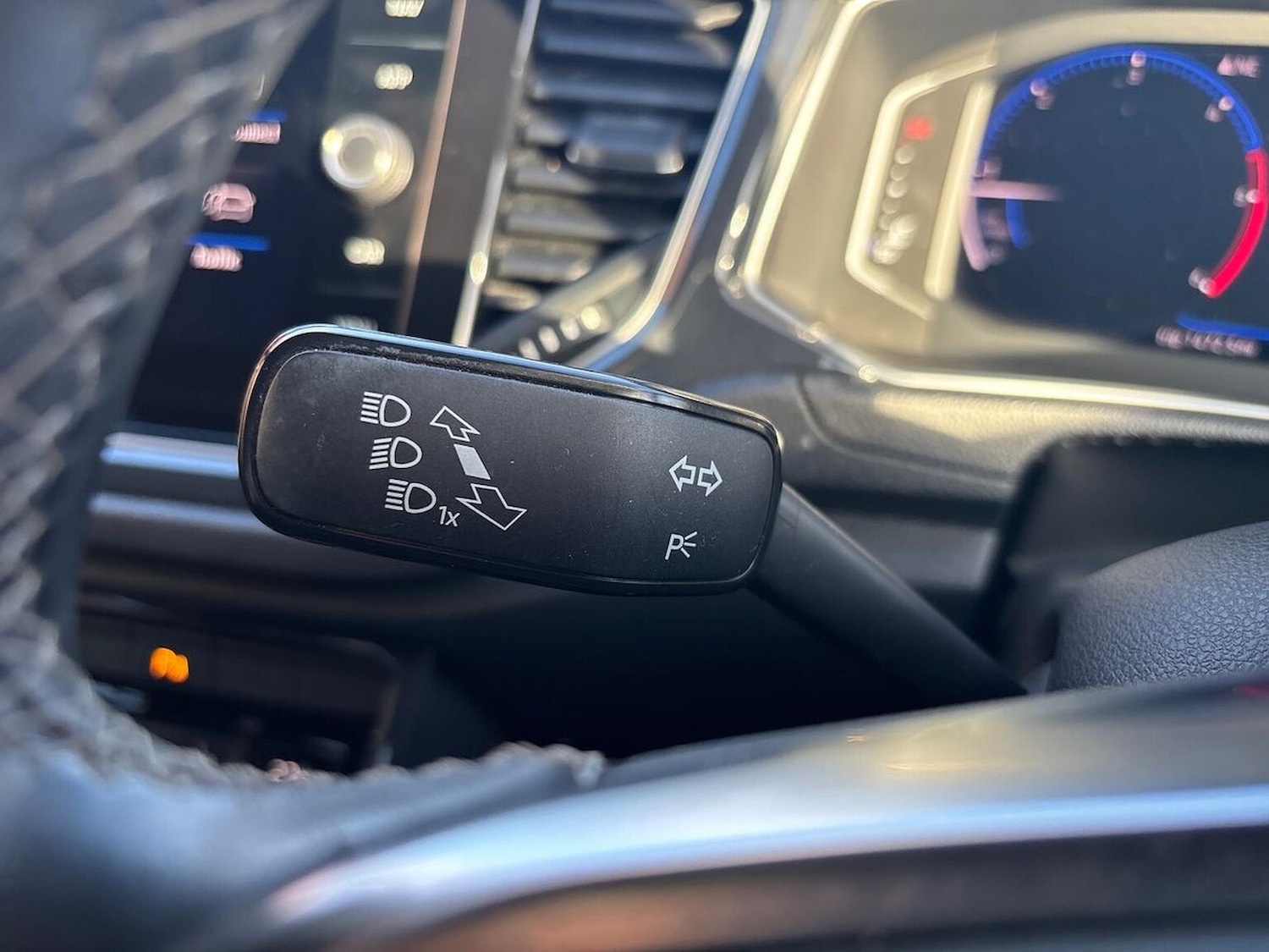 Used Volkswagen T-Roc 2019 for sale - 77003688: Photo 29