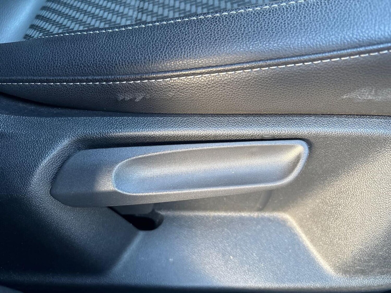 Used Volkswagen T-Roc 2019 for sale - 77003688: Photo 30