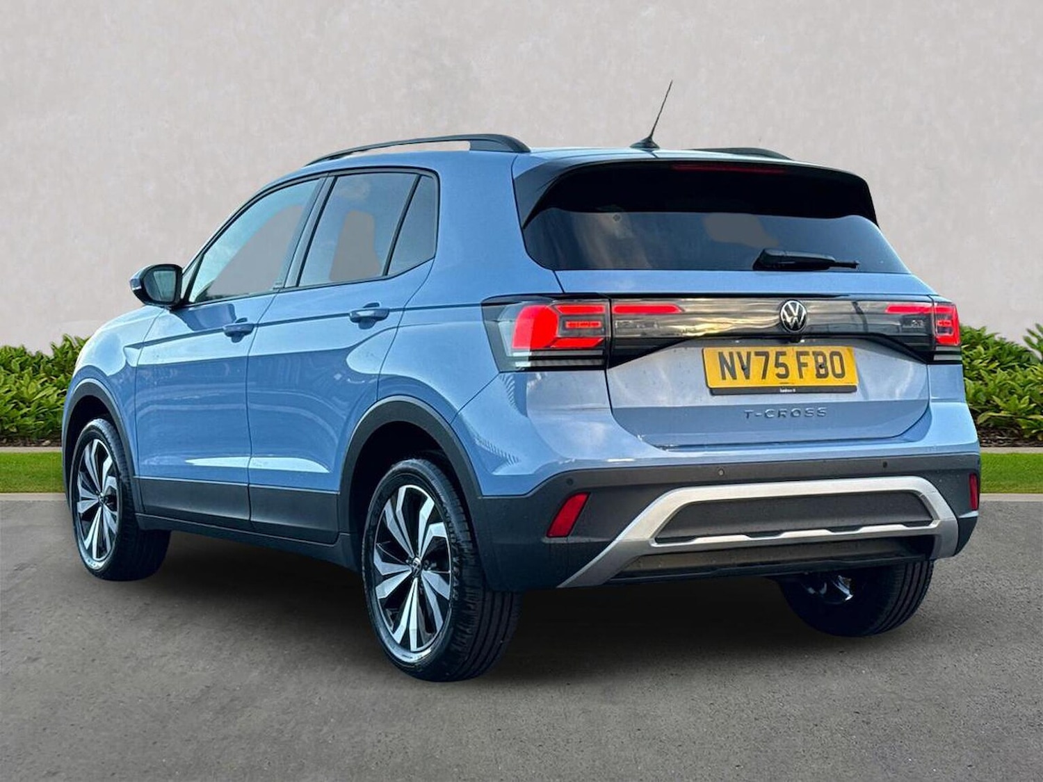 Used Volkswagen T-Cross 2025 for sale - 77528875: Photo 2