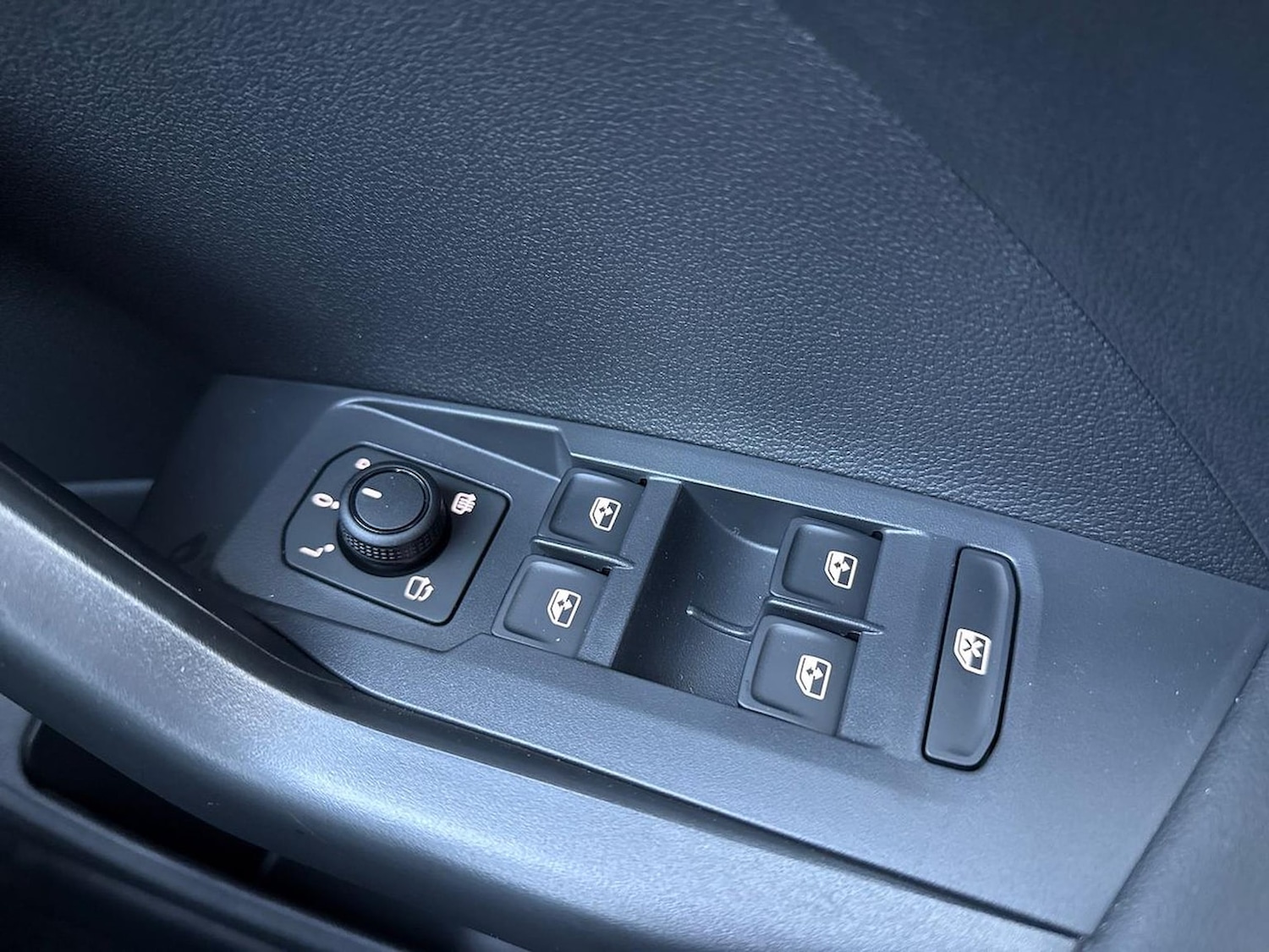 Used Volkswagen T-Cross 2025 for sale - 77528875: Photo 21