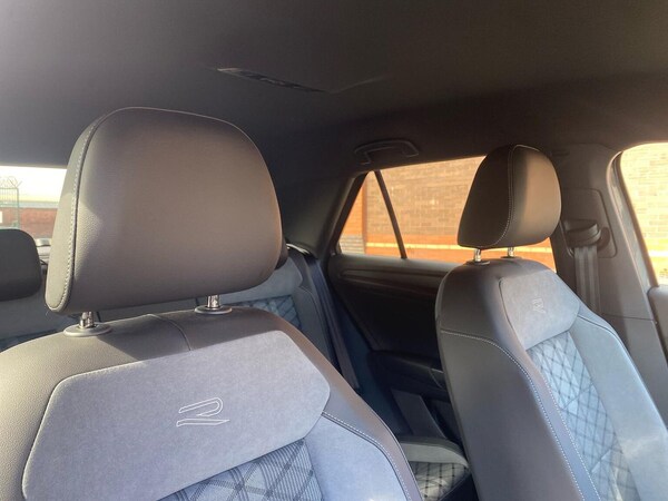 Used Volkswagen T-Roc 2025 for sale - 75994951: Photo 31