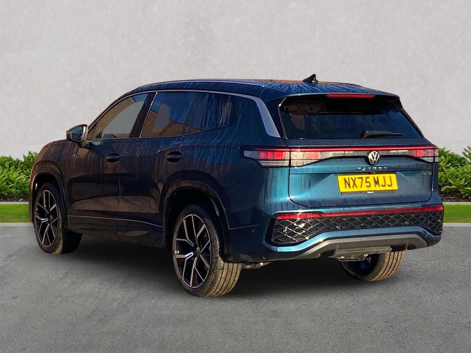 Used Volkswagen Touran 2025 for sale - 77603701: Photo 2