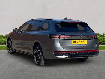 Used Volkswagen Passat 2025 for sale - 76225000: Photo 2