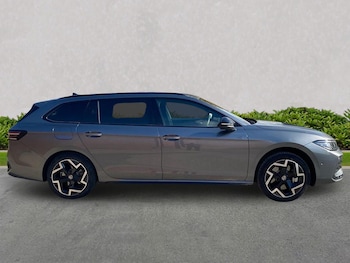 Used Volkswagen Passat 2025 for sale - 76225000: Photo 3