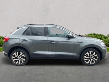 Used Volkswagen T-Roc 2021 for sale - 75505209: Photo