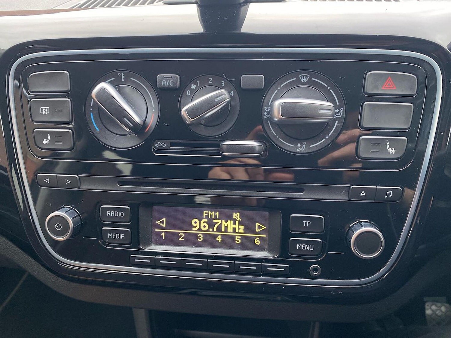 Used Volkswagen up! 2014 for sale - 76682578: Photo 12