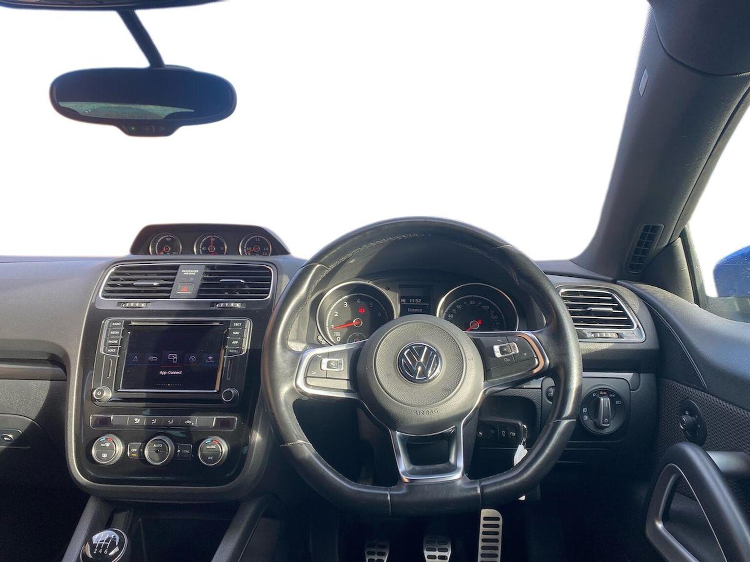 Used Volkswagen Scirocco 2017 for sale - 76762423: Photo 9