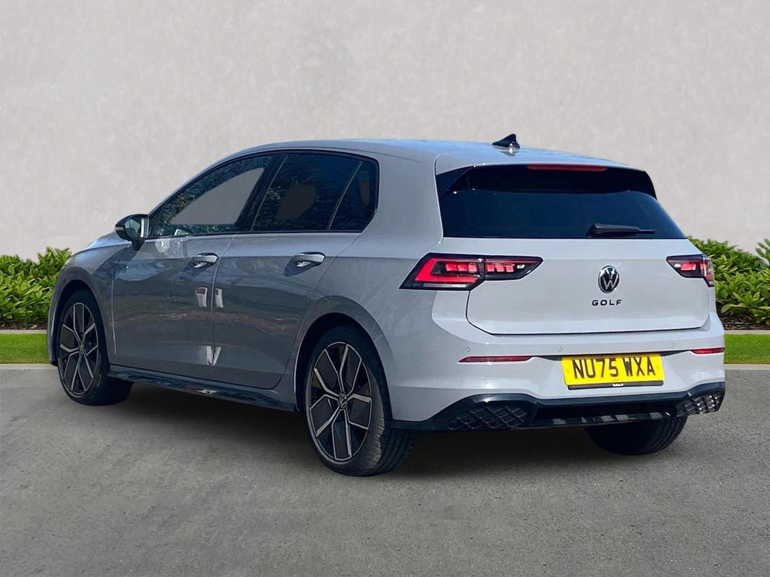 Used Volkswagen Golf 2025 for sale - 78195389: Photo 2