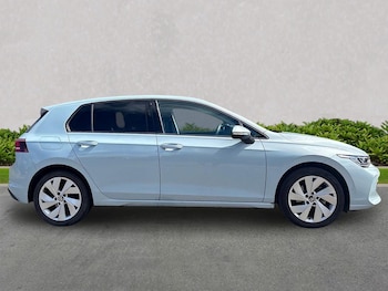 Used Volkswagen Golf 2024 for sale - 79393032: Photo