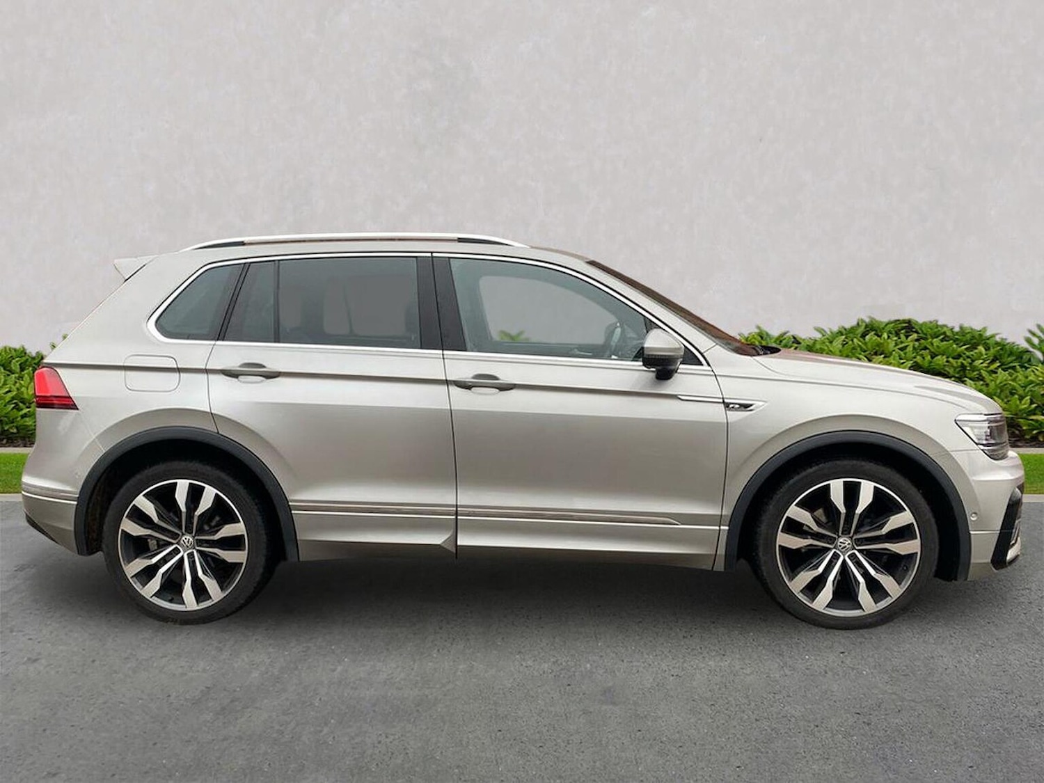 Used Volkswagen Tiguan 2020 for sale - 76920123: Photo 3