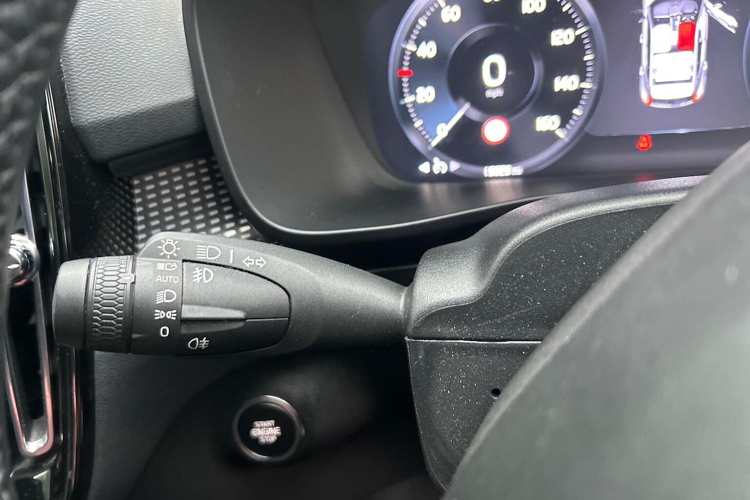 Used Volvo XC40 2021 for sale - 77715401: Photo 28